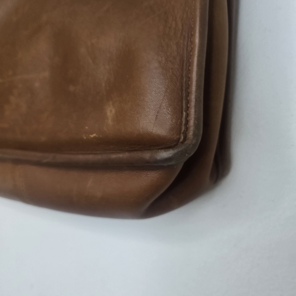 Vintage 90's Coach British Tan Leather Willis Bag \ Missing Shoulder Strap - Picture 9 of 16
